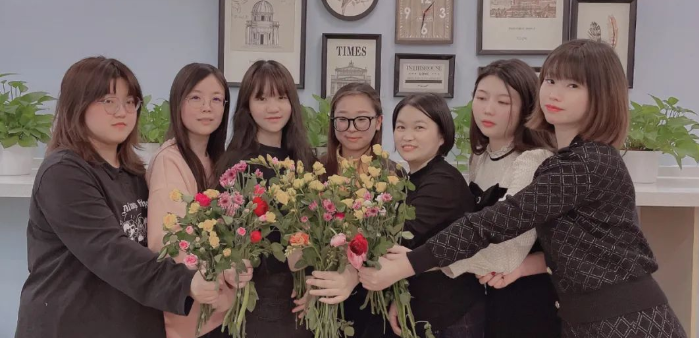 3·8婦女節(jié)——睿服科技鮮花縈繞，美好相伴